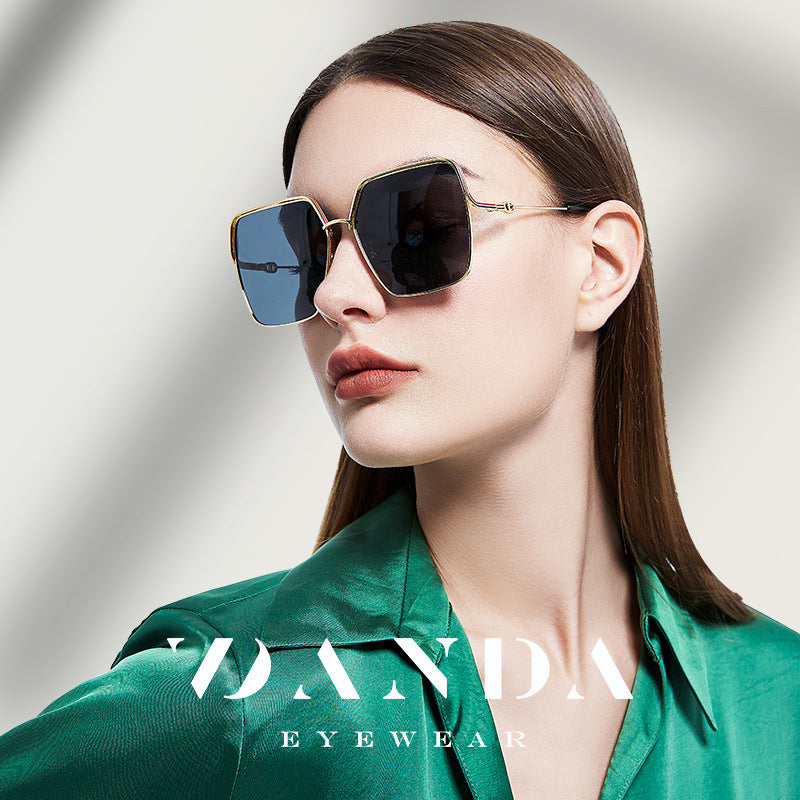 Women’s Gold Frame Polarized Glasses 🕶️
